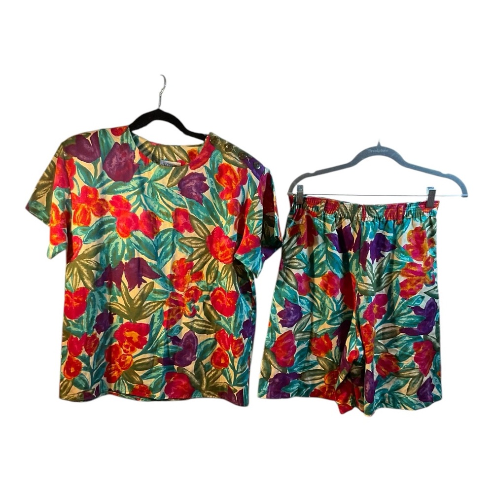 Cristin Stevens Women’s Vintage Multicolor Floral Top and Shorts Set Size M - Picture 2 of 15